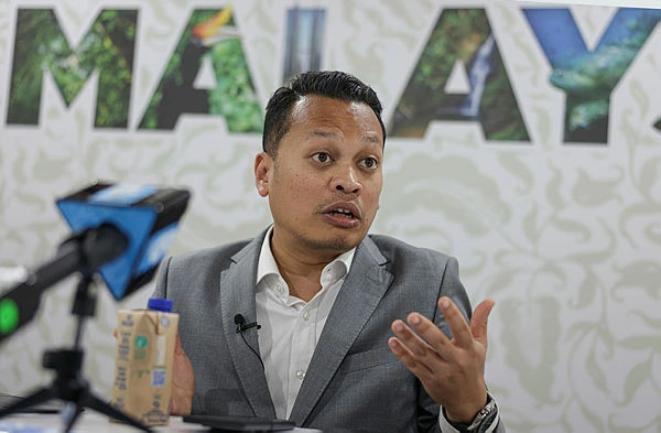 Bersama suspends Nik Nazmi from party activities for three months