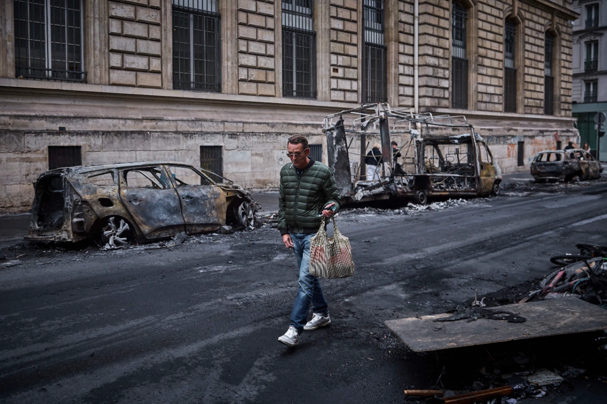 Paris hotels lose potential bookings for next six weeks after riots