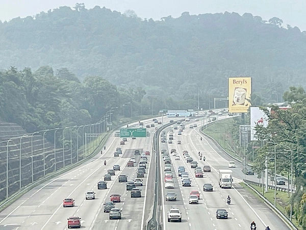Unhealthy air quality grips 21 areas nationwide