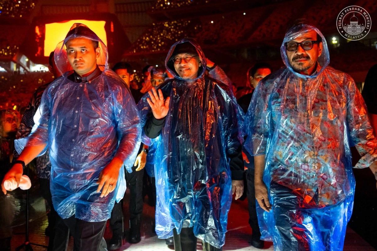 ‘Invite us too’: MP tells Anwar after Siti Nurhaliza concert