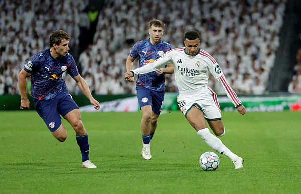 Real Madrid win third Champions League victory with Leipzig rout