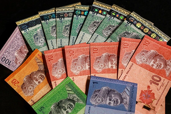 Ringgit opens higher as US dollar stays under pressure