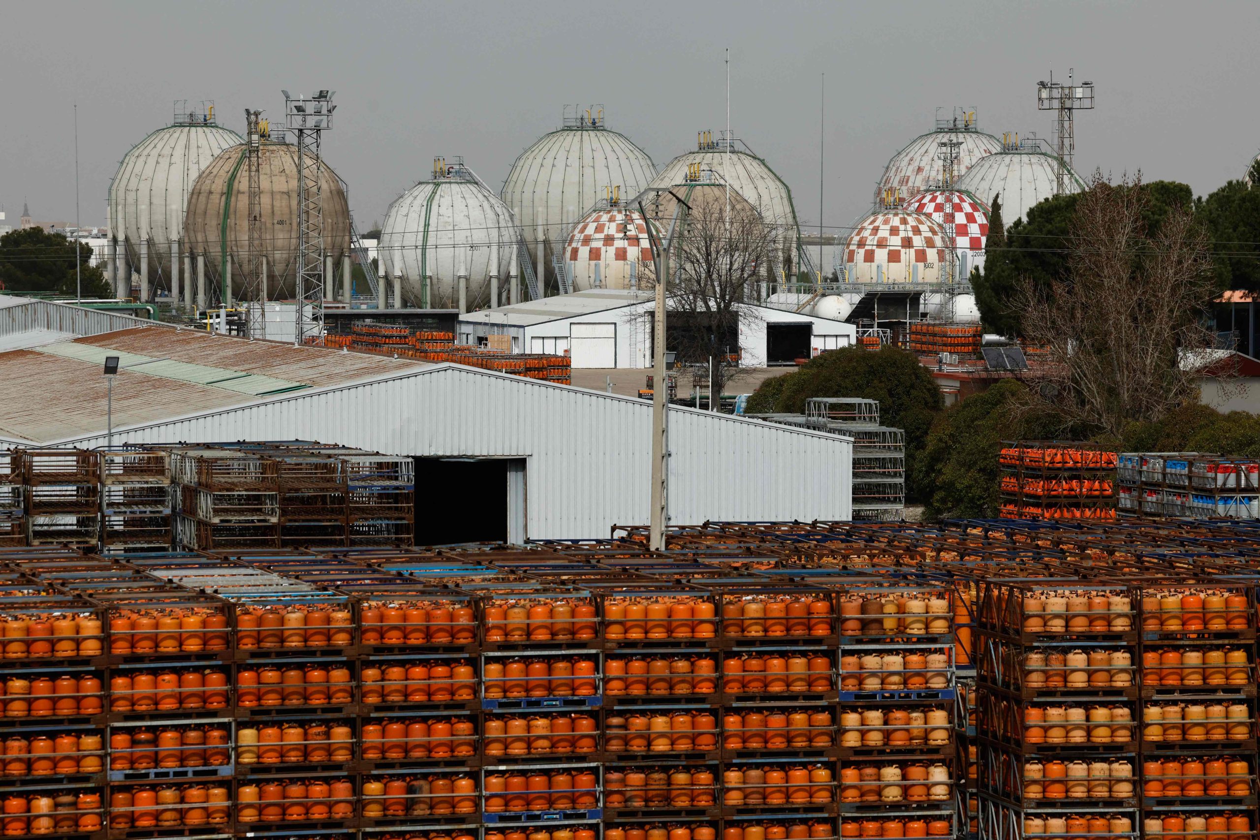 Indonesia cuts gas exports to Singapore