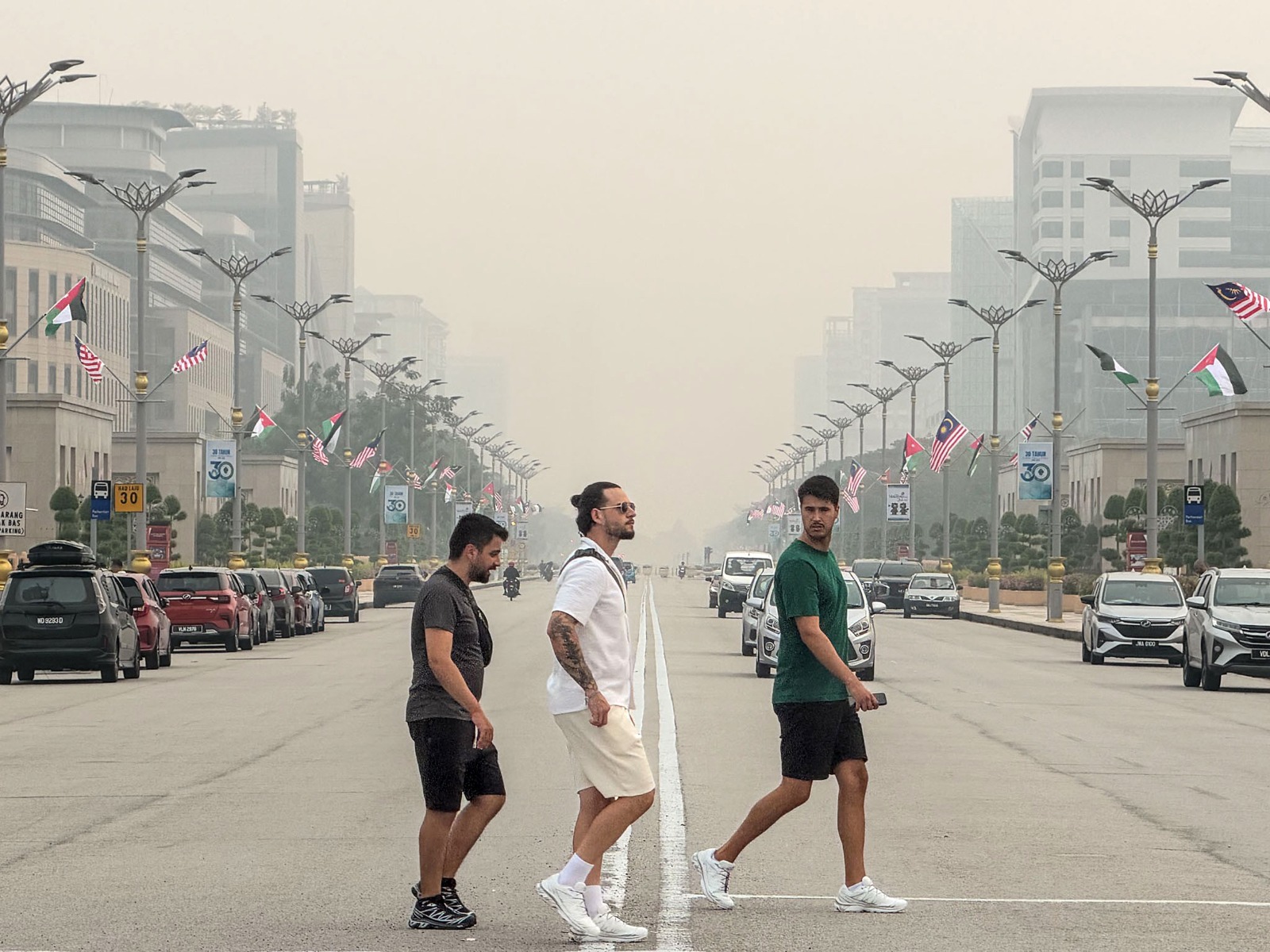 Haze: 23 areas record unhealthy API readings, Seremban highest at 172 as of 4pm