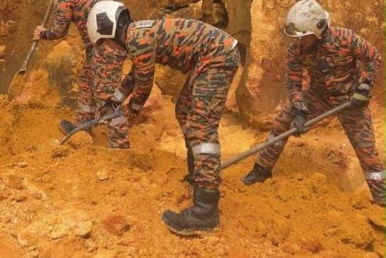 Lelaki maut tertimbus tanah di Pasir Gudang – Bomba