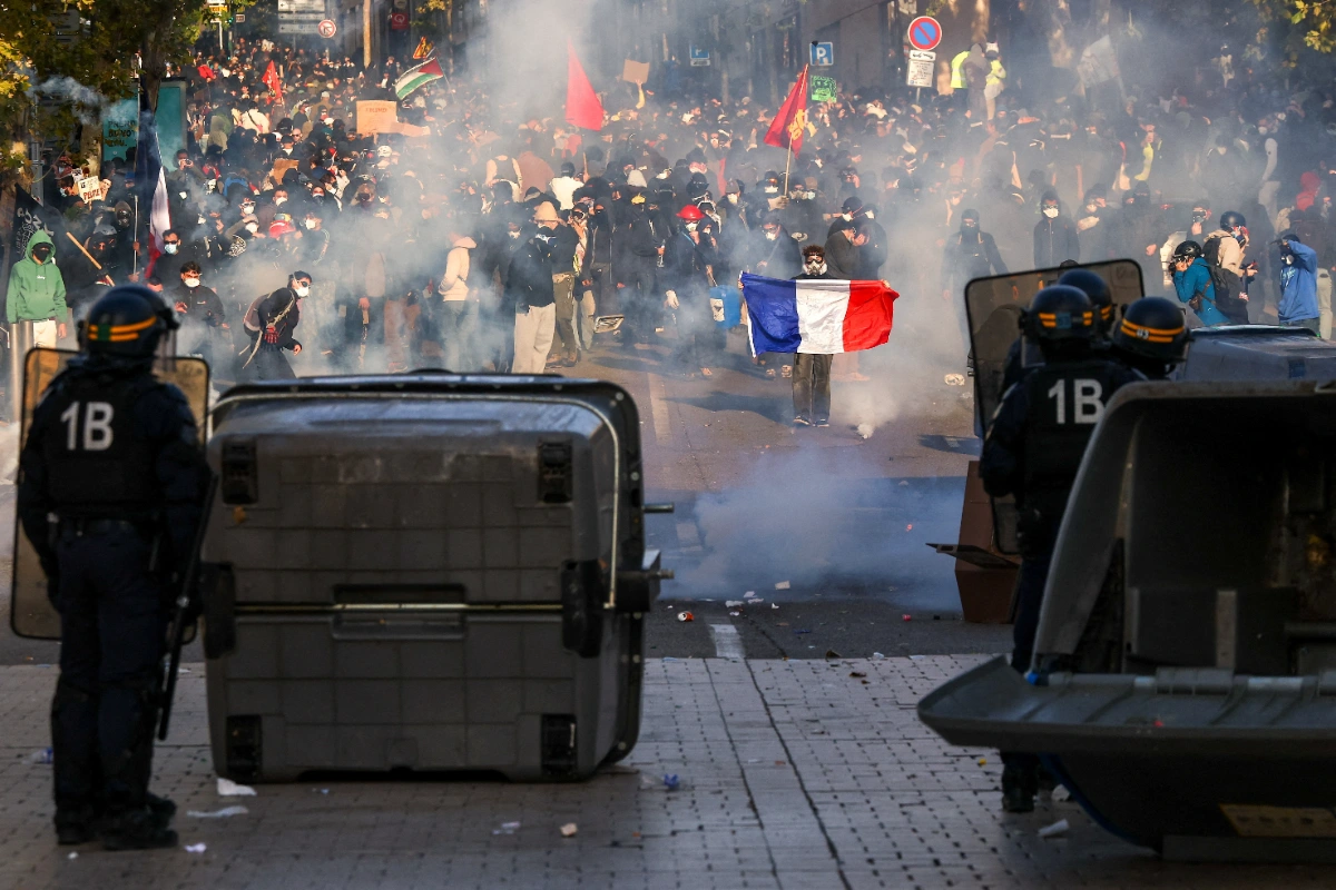 Image from: France’s Macron to visit Marseille after protest violence